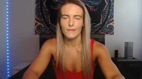 Snapshot of amber__xoxo chatting on 16, 9, 2025 Amber online show from 16, 9, 2025