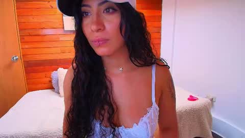 amber_curly online show from 24, 9, 2025