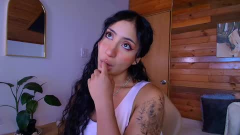 amber_curly online show from 25, 5, 2026