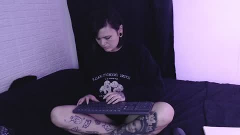 Snapshot of amber_rouss chatting on 12, 12, 2024 ROUSS online show from 12, 12, 2024
