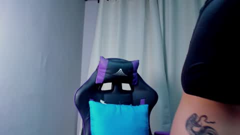 Amber Baker  online show from 5, 3, 2025