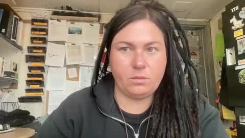 ambermoss7 online show from 8, 4, 2026