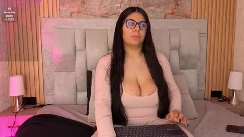 AMELIA CASTELL  online show from 16, 3, 2026