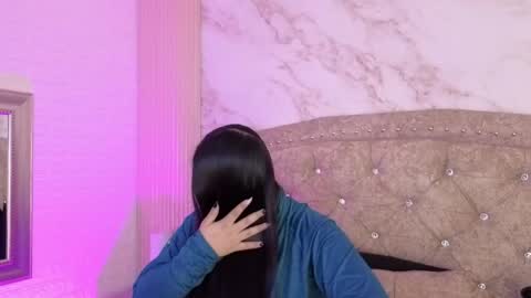 AMELIA CASTELL  online show from 4, 4, 2026