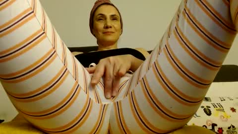 Snapshot of ameliaisme chatting on 5, 10, 2025 AME  or  Amelia online show from 5, 10, 2025