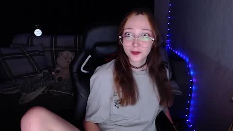 Snapshot of ameliakamishiro chatting on 15, 10, 2025 Amelia online show from 15, 10, 2025