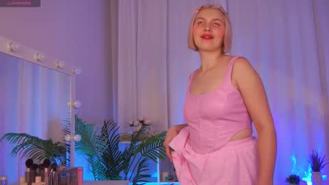 Snapshot of ameliawells chatting on 16, 10, 2025  Amelia  online show from 16, 10, 2025