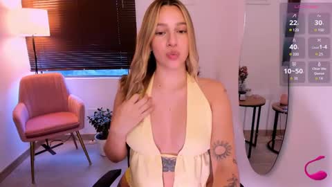 Snapshot of ameliegraham chatting on 13, 11, 2025 Amelie Graham online show from 13, 11, 2025