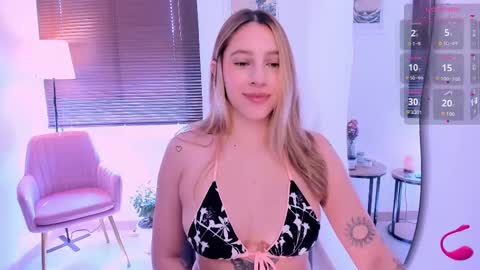 Snapshot of ameliegraham chatting on 26, 11, 2025 Amelie Graham online show from 26, 11, 2025