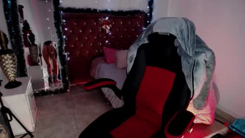 AMELIEROUS .. see you tomorrow  kisses online show from 26, 12, 2024