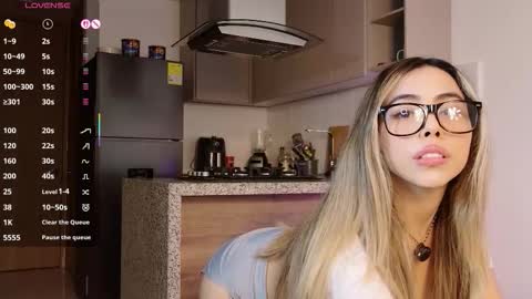 Victoria online show from 12, 10, 2025