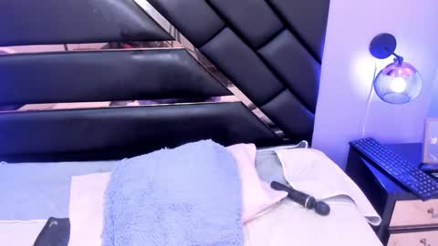 Snapshot of ameliie_saenz chatting on 23, 1, 2025 Ameli online show from 23, 1, 2025
