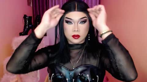 Queen Mireska online show from 5, 10, 2025