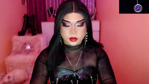 Queen Mireska online show from 8, 11, 2025