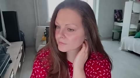 Mila online show from 13, 11, 2025