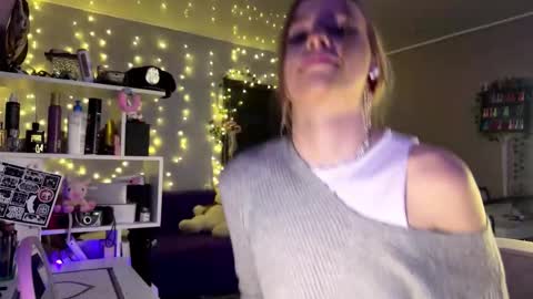 Snapshot of amily_sunray chatting on 21, 2, 2026 Amily online show from 21, 2, 2026