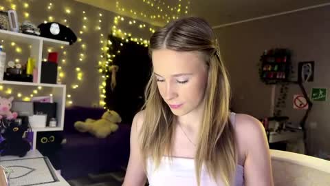 Snapshot of amily_sunray chatting on 2, 3, 2026 Amily online show from 2, 3, 2026