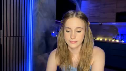 Amily online show from 13, 5, 2026