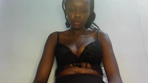 Snapshot of amina_babe chatting on 12, 11, 2025 Amina online show from 12, 11, 2025