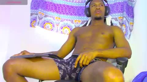 Snapshot of amir_mikelsen chatting on 12, 9, 2025 Mikelsen online show from 12, 9, 2025