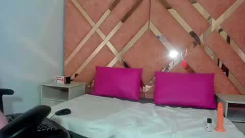 amira xx2 online show from 5, 7, 2026