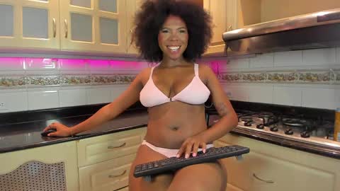 amirajones online show from 30, 5, 2026