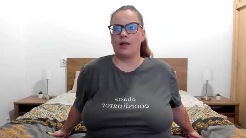 Amira Vyxen online show from 30, 9, 2025