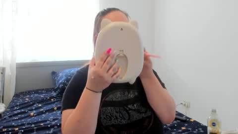 Amira Vyxen online show from 20, 5, 2026