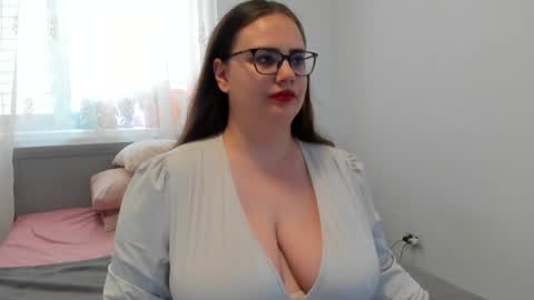 Amira Vyxen online show from 1, 7, 2026