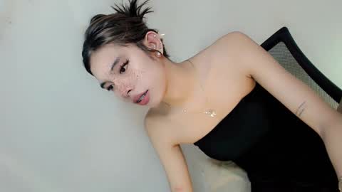 Belle Tylor online show from 3, 2, 2025