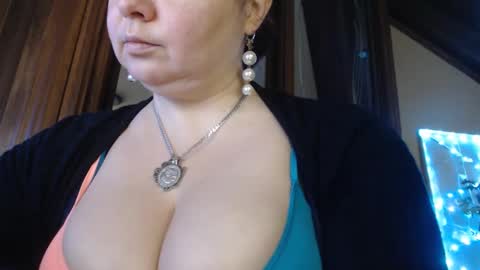 Snapshot of amorelara chatting on 3, 12, 2024 amorelara online show from 3, 12, 2024