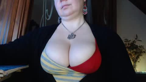 Snapshot of amorelara chatting on 2, 2, 2025 amorelara online show from 2, 2, 2025