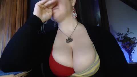 Snapshot of amorelara chatting on 8, 2, 2025 amorelara online show from 8, 2, 2025