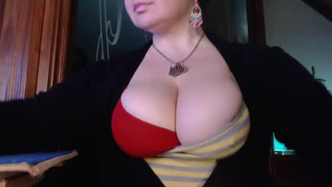 Snapshot of amorelara chatting on 9, 2, 2025 amorelara online show from 9, 2, 2025