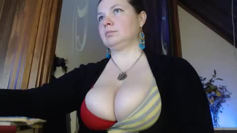 Snapshot of amorelara chatting on 17, 2, 2025 amorelara online show from 17, 2, 2025