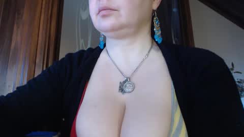 Snapshot of amorelara chatting on 24, 2, 2025 amorelara online show from 24, 2, 2025