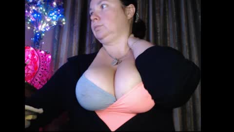 Snapshot of amorelara chatting on 20, 9, 2025 amorelara online show from 20, 9, 2025