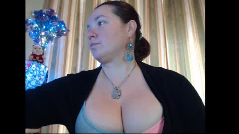 Snapshot of amorelara chatting on 8, 10, 2025 amorelara online show from 8, 10, 2025
