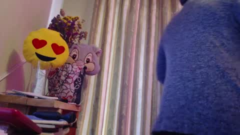 amorelara online show from 5, 4, 2026