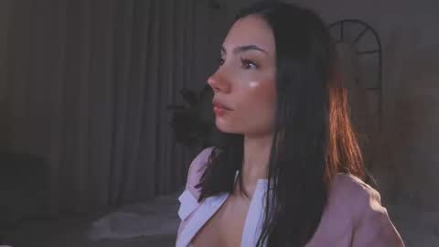 Amy Armstrong online show from 9, 9, 2025