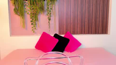 My name is AMY... Nice to meet you  thumb up me please its important online show from 3, 10, 2025