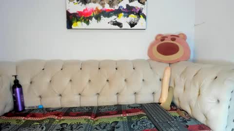 Amy Kamila online show from 12, 1, 2025