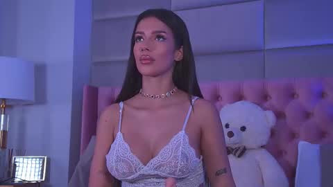 Snapshot of amyra_moon chatting on 10, 10, 2025 Amyra online show from 10, 10, 2025