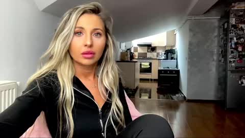 amyroberta92 online show from 18, 2, 2025