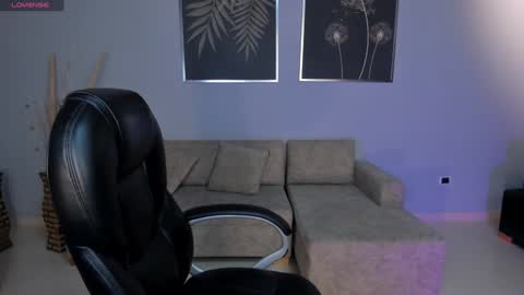 AMY WALKER online show from 3, 2, 2025