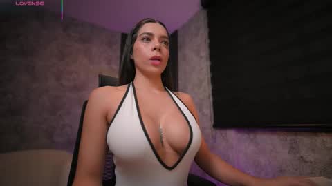 AMY WALKER online show from 14, 12, 2025