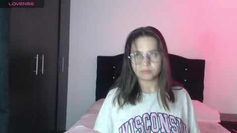 ana_arms_ online show from 26, 4, 2026