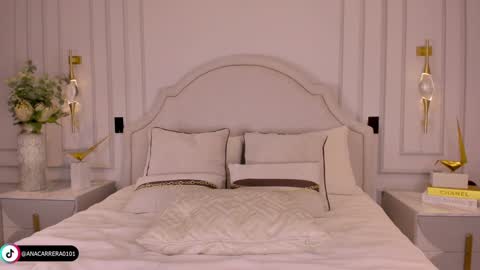 Ana Carrera  online show from 10, 10, 2025