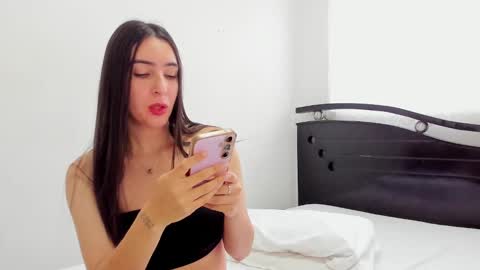 Snapshot of ana_castilo chatting on 3, 1, 2025 Ana IG an castillo 1 online show from 3, 1, 2025
