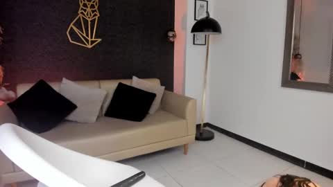  Ana  online show from 8, 3, 2025